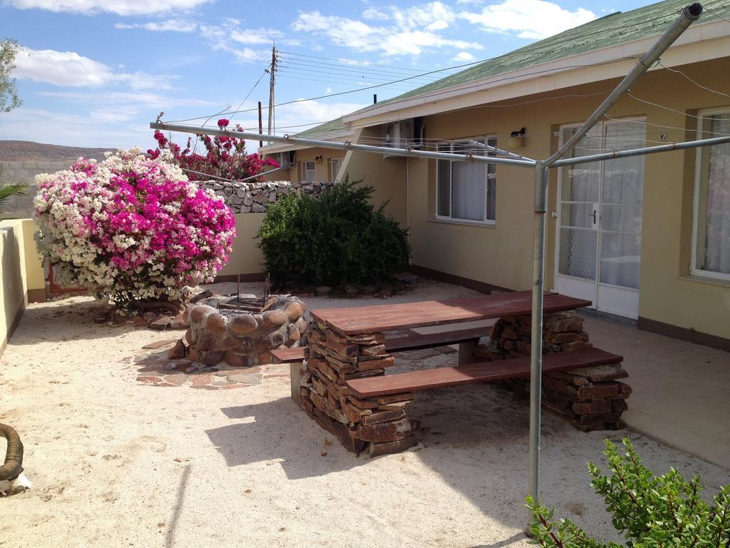 Brandberg Rest Camp Hotell Uis Rom bilde