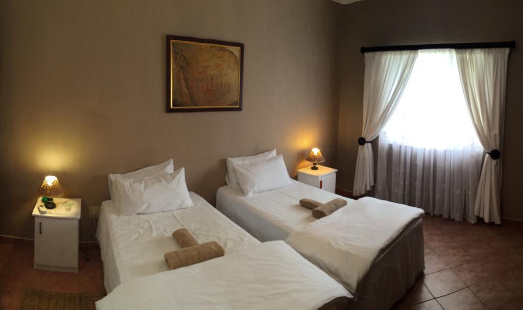 Brandberg Rest Camp Hotell Uis Rom bilde